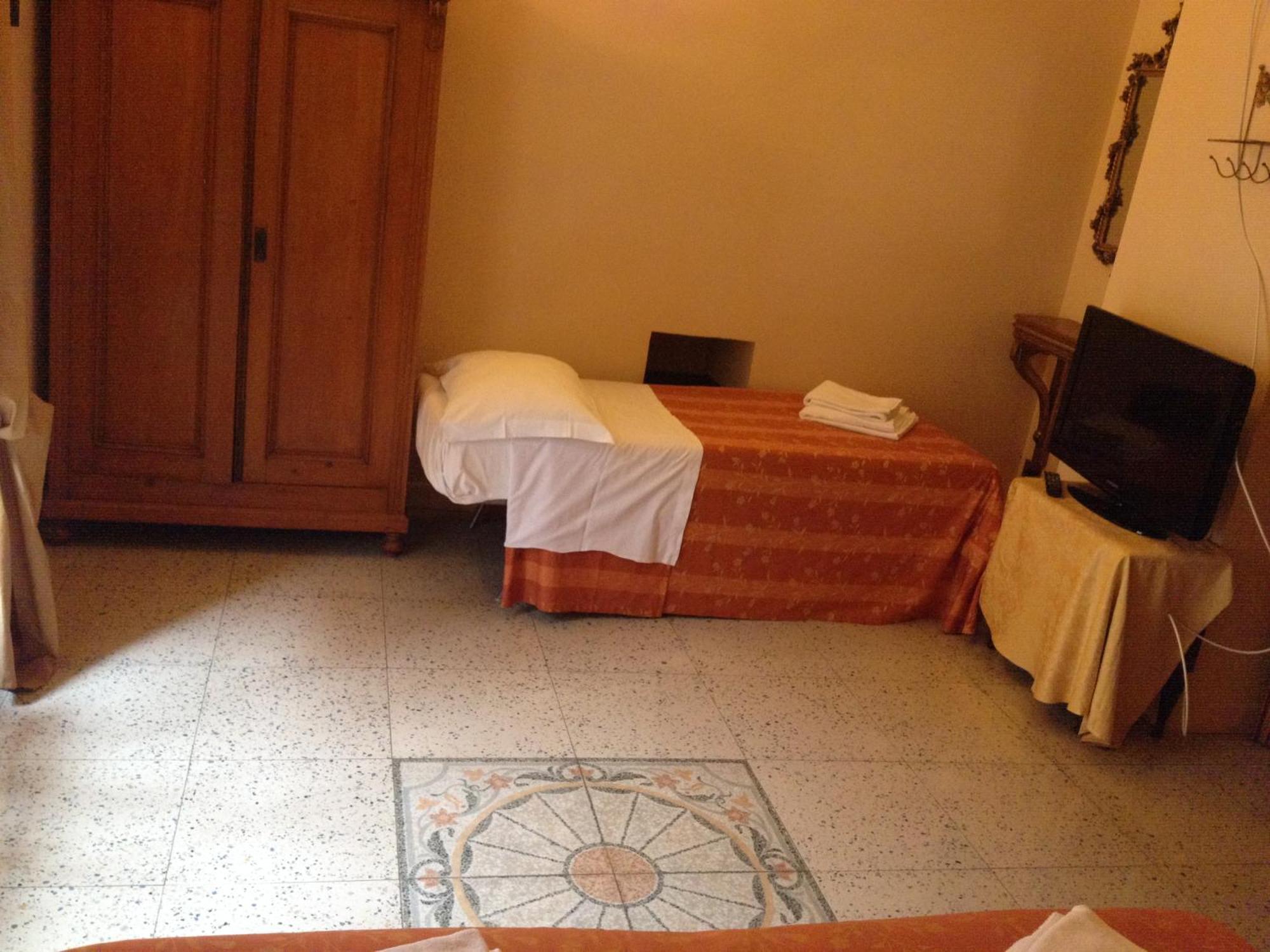 Maison De Marta Hotel Rome Room photo